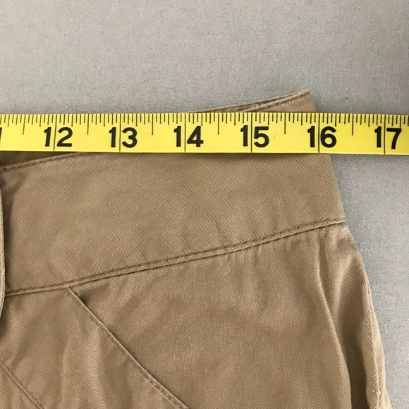 Bamboo Traders Women's Size 6 Tan Bermuda Shorts with Roll Tab - Picture 7 of 12